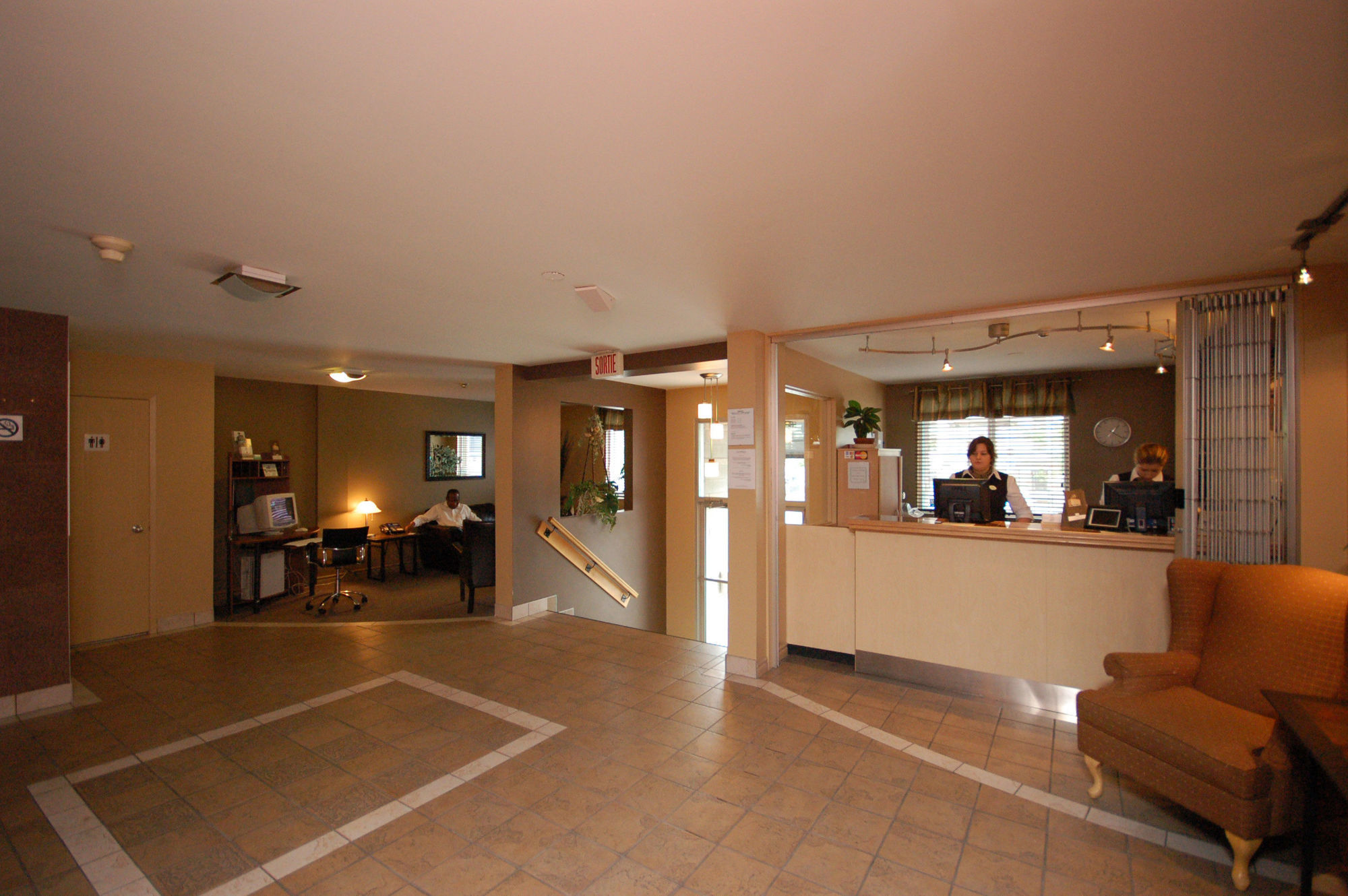 Hotel Le Roberval Montreal Dalaman gambar
